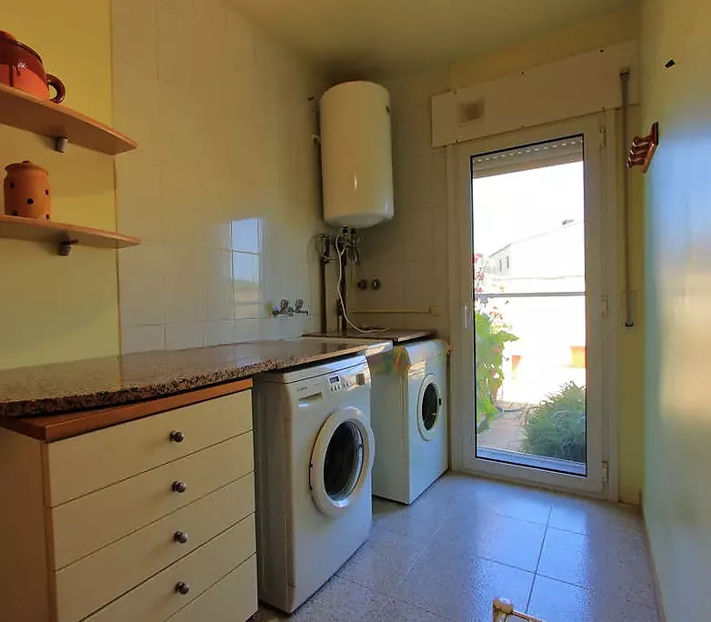 Lavadero, casa en venta con garaje y terraza en Sarrià de Ter, Girona