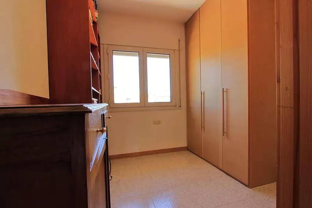 Habitación, casa en venta con garaje y terraza en Sarrià de Ter, Girona