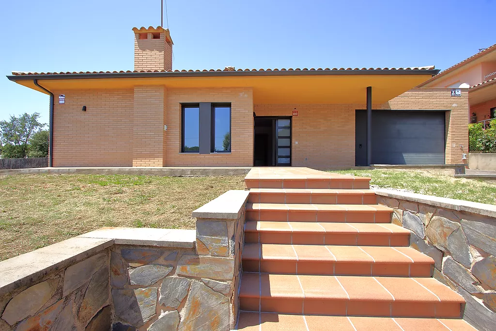 casa planta baixa i gran jardí en venda a Caldes de Malavella